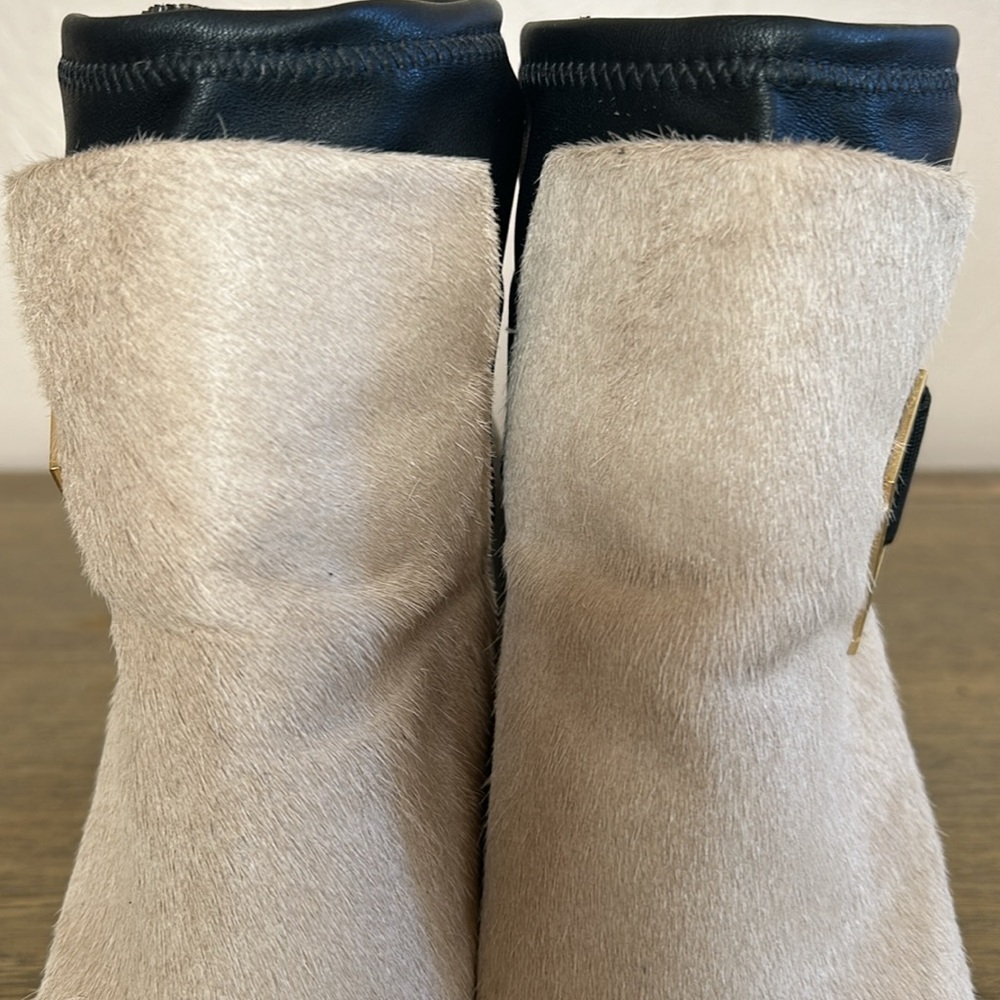 Calvin Klein Women’s Booties. Size 10. Cream/ Black Color. - Picture 10 of 13